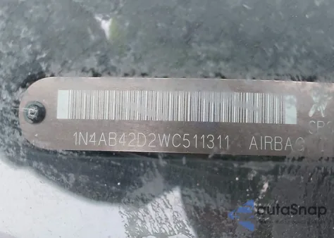 1998 Nissan 200Sx Se z USA, uszkodzony, nr VIN 1N4AB42D2WC511311